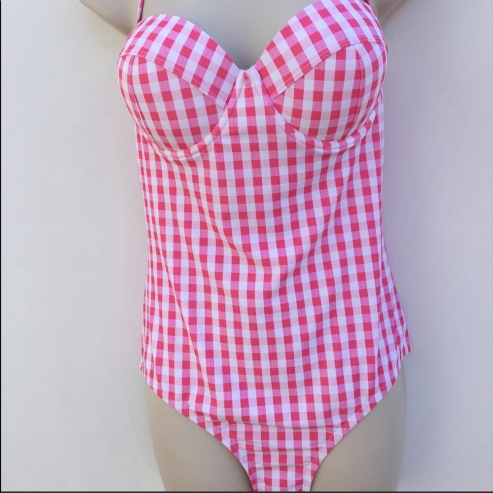 🆕 Gap peony gingham one-piece beautiful swimsuit!